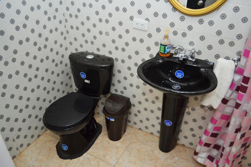 Hostal Tip Top Hostel *