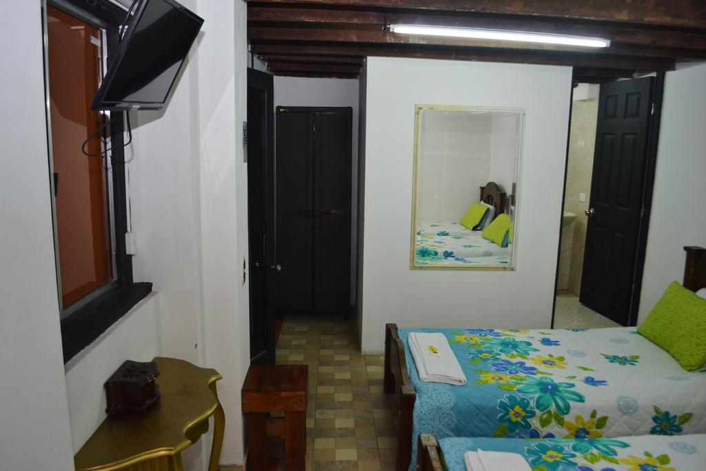 Hostal Tip Top Hostel