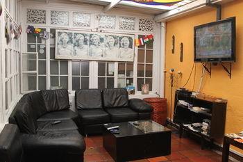 Hostal Iku Backpackers *
