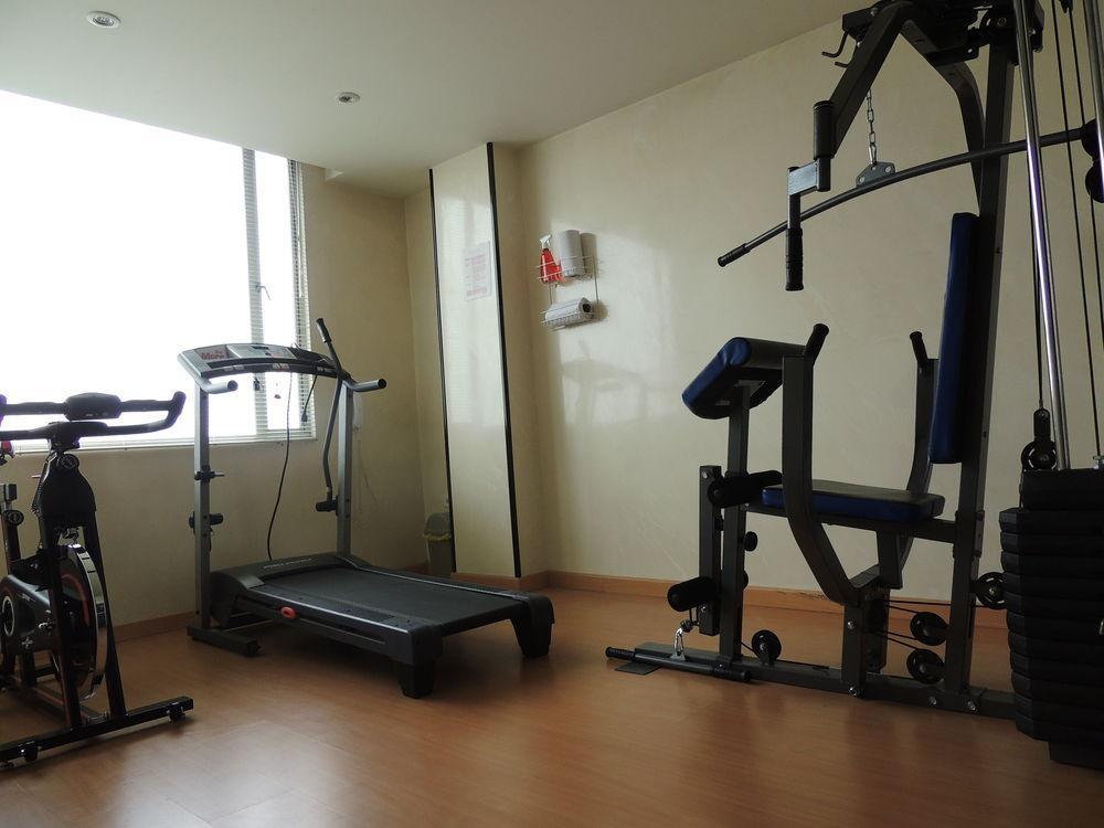 Hotel Titan & Bogota
