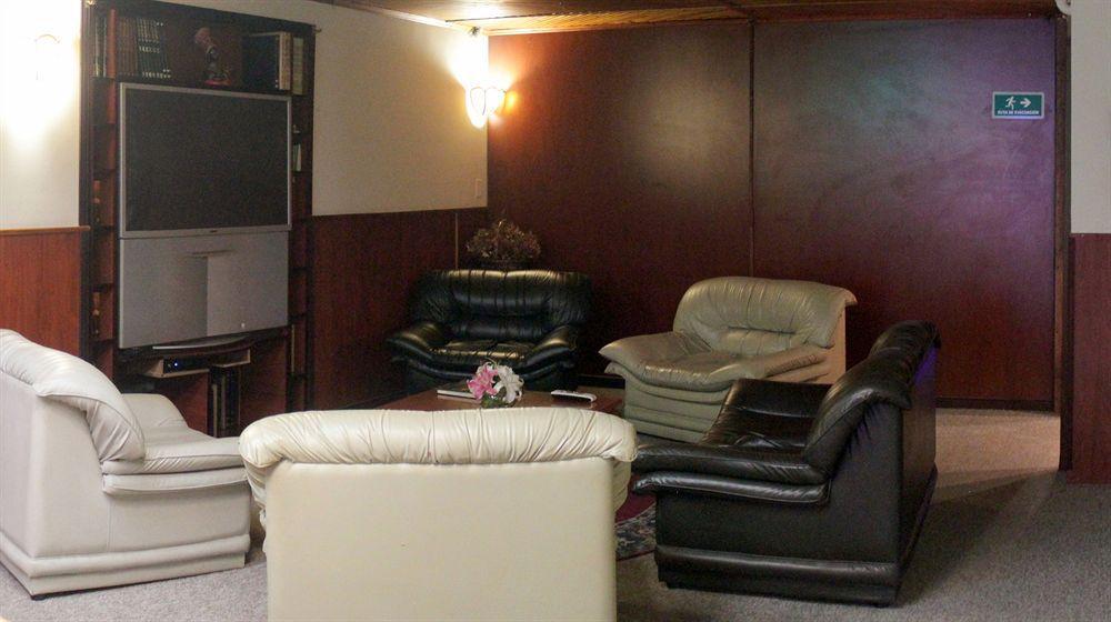 Hotel Charlies Place 3*