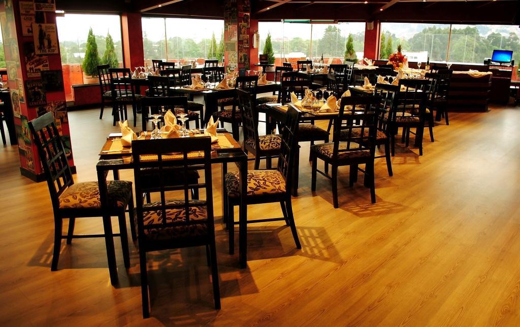 Hotel Charlotte Plaza 26