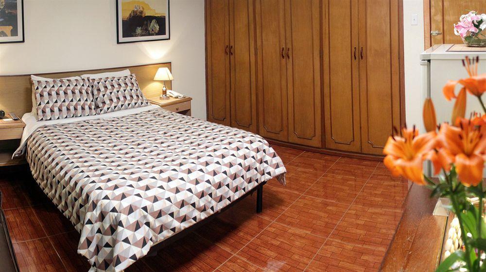 Hotel Charlies Place 3*