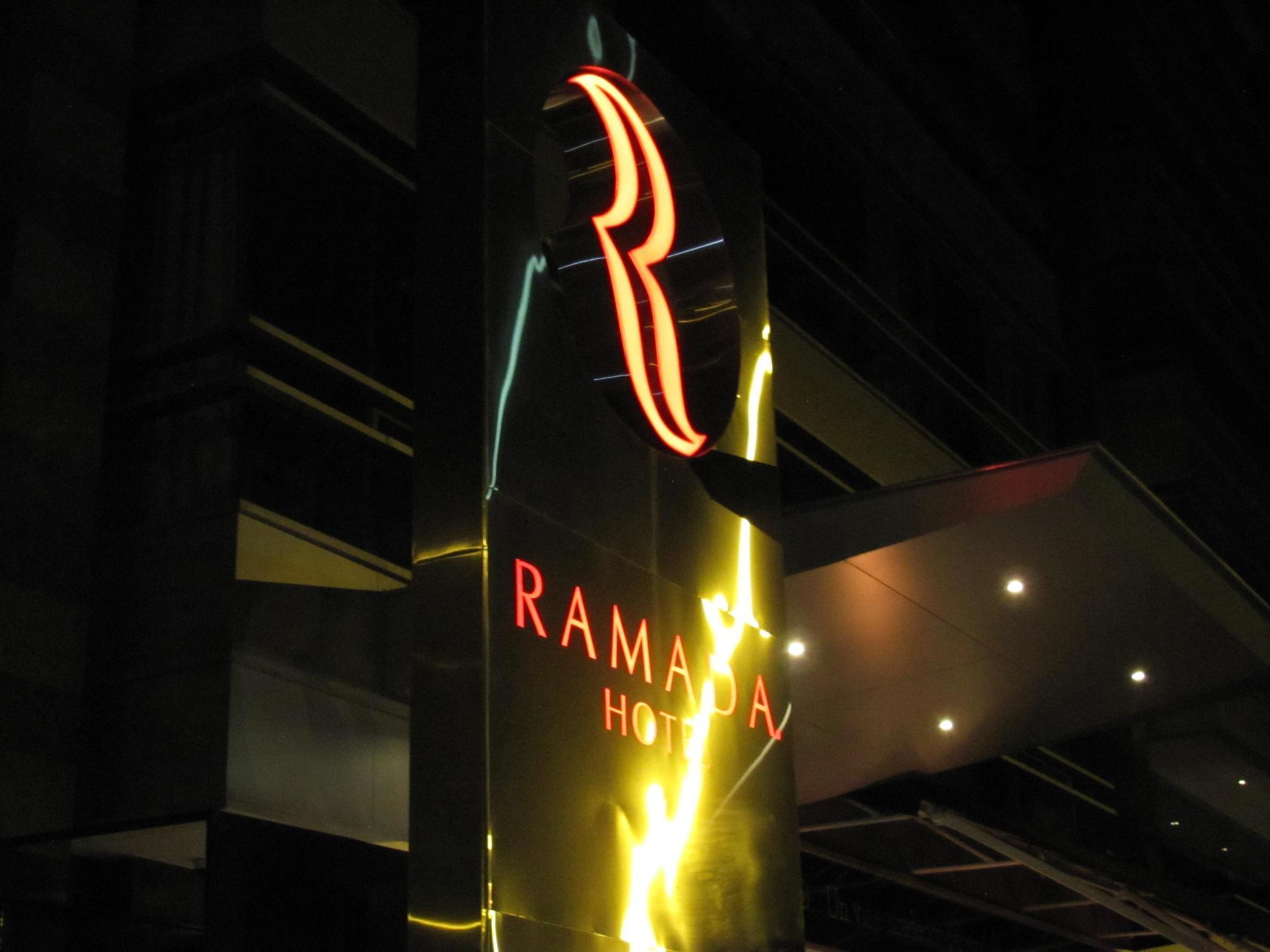 Hotel Ramada Parque 93 4*
