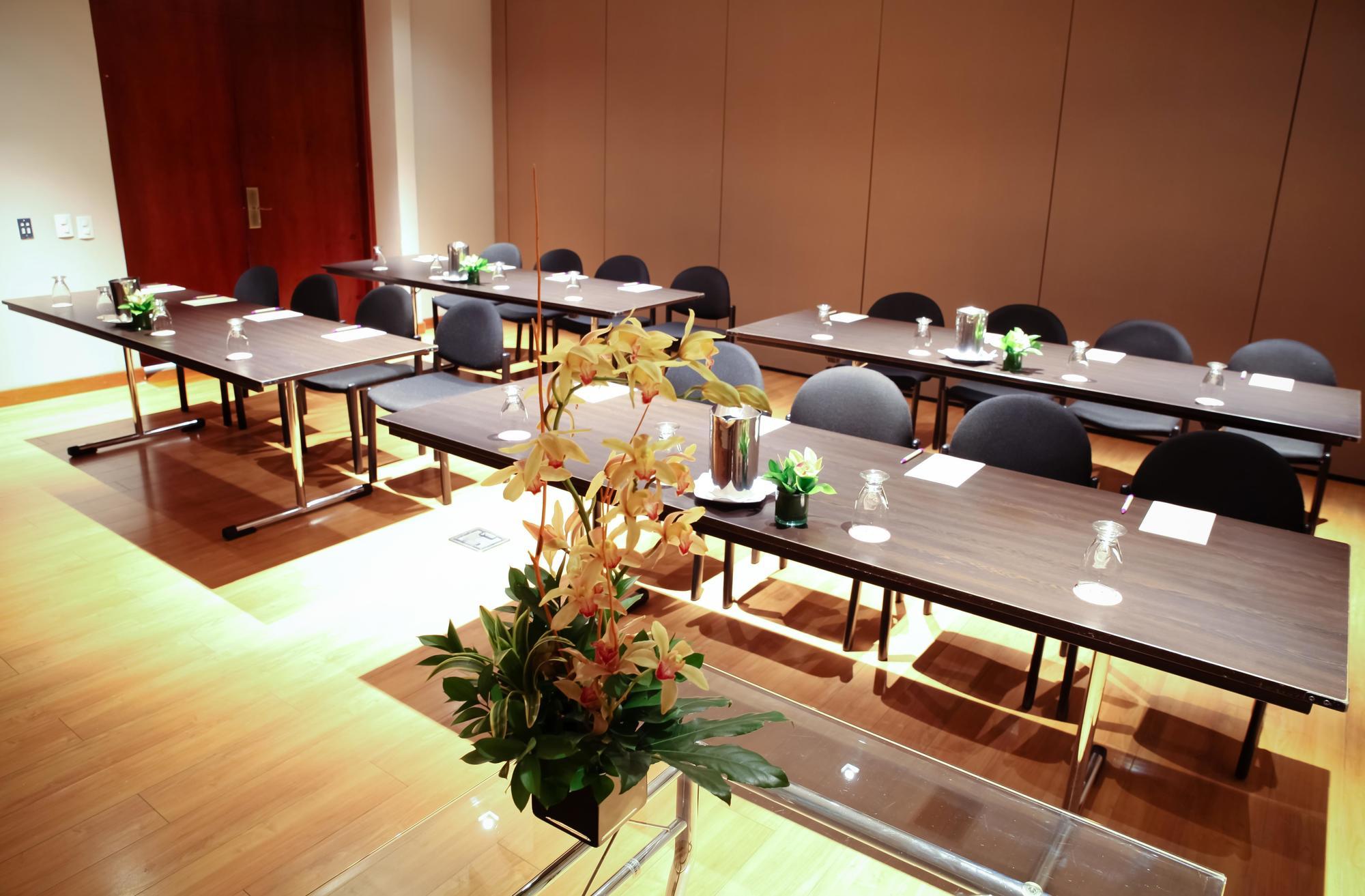 Hotel Rosales Plaza 4*