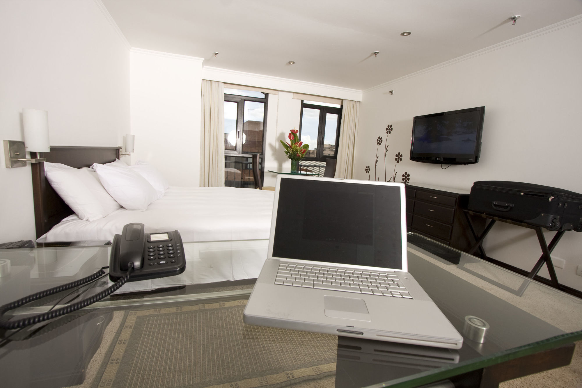 Hotel Rosales Plaza 4*