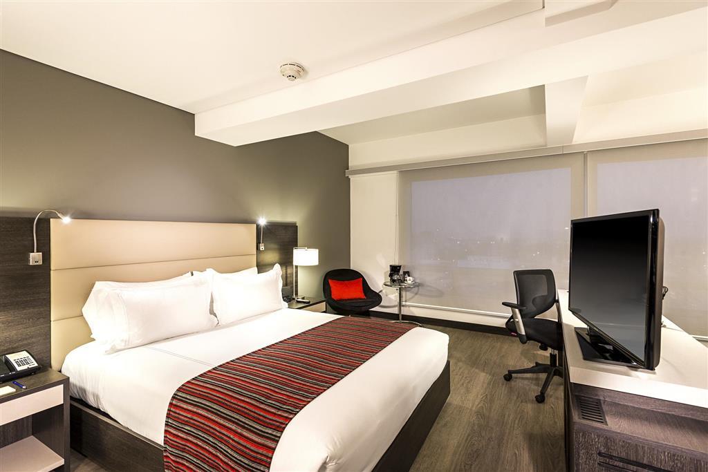 Nh Urban 26 Royal Hotel 4*