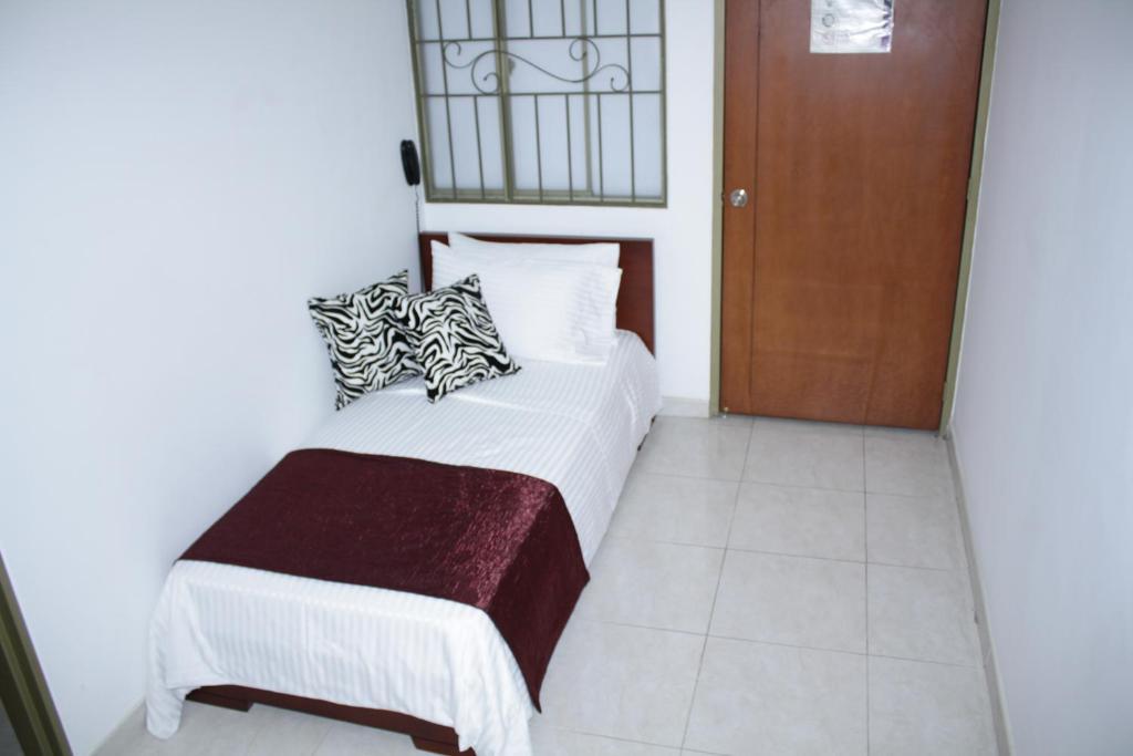 Dorado Gold Airport Hotel 3*