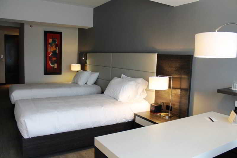 Nh Urban 26 Royal Hotel