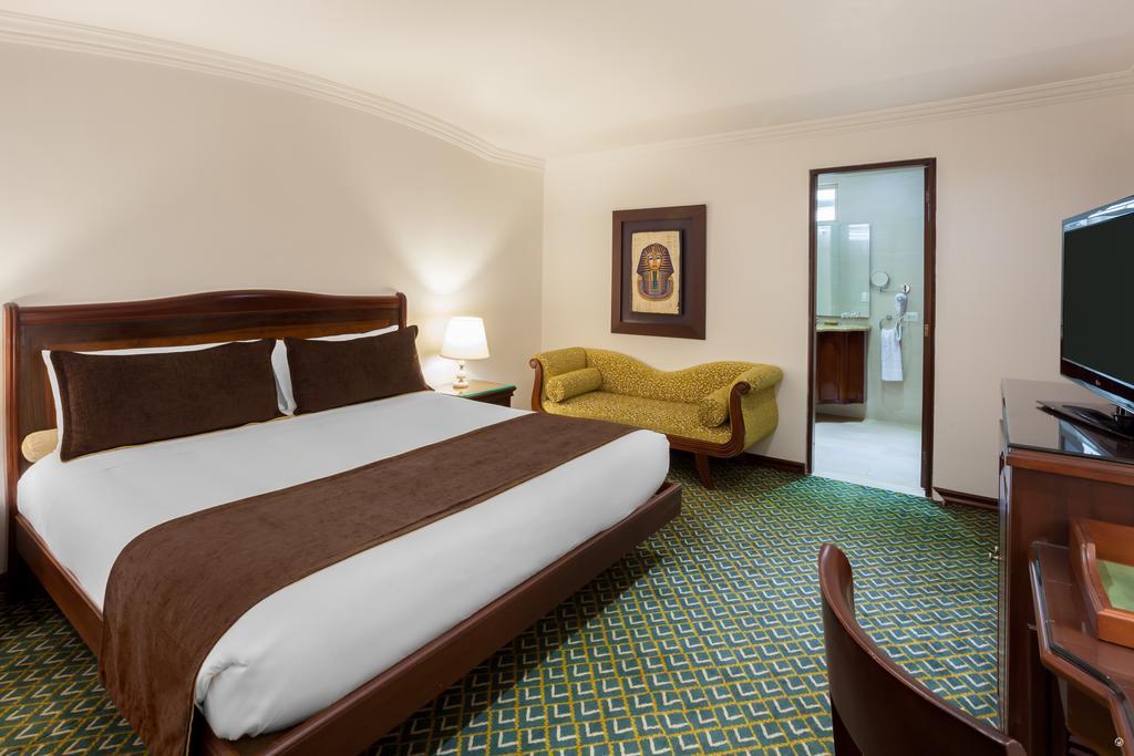 Embassy Park Hotel 4*