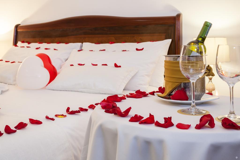 Embassy Park Hotel 4*