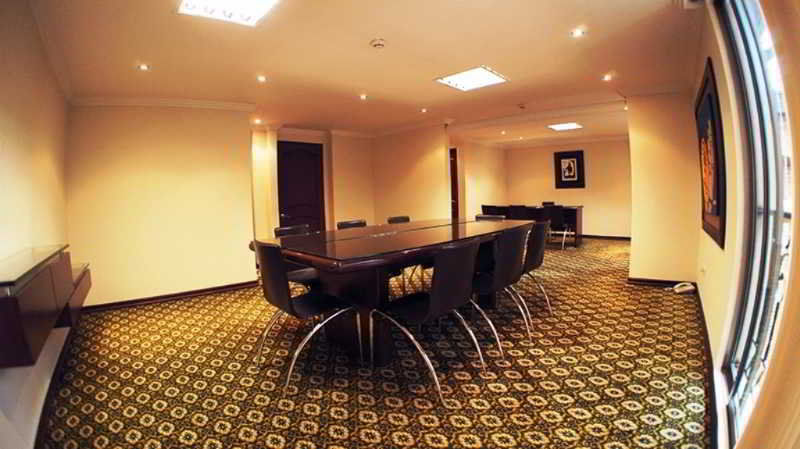 Hotel Embassy Park 4*