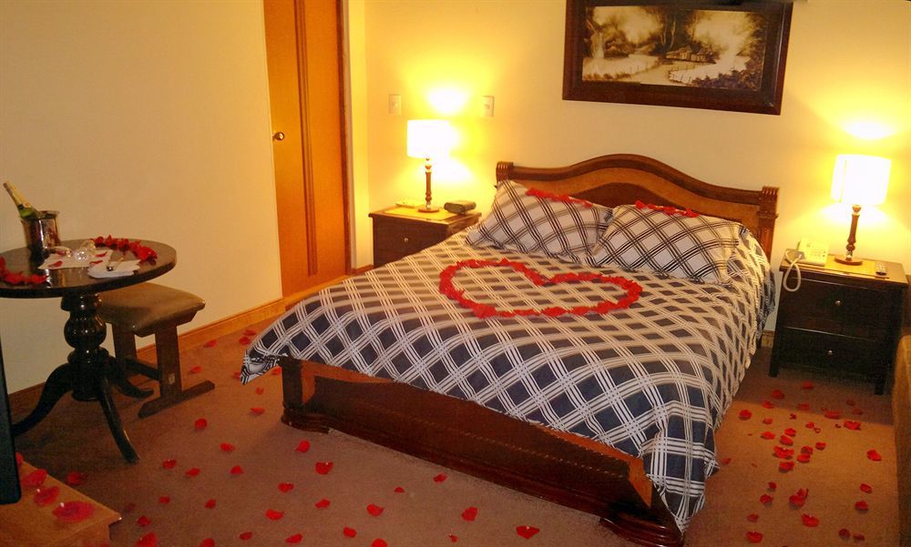 Hotel Charlies Place 3*