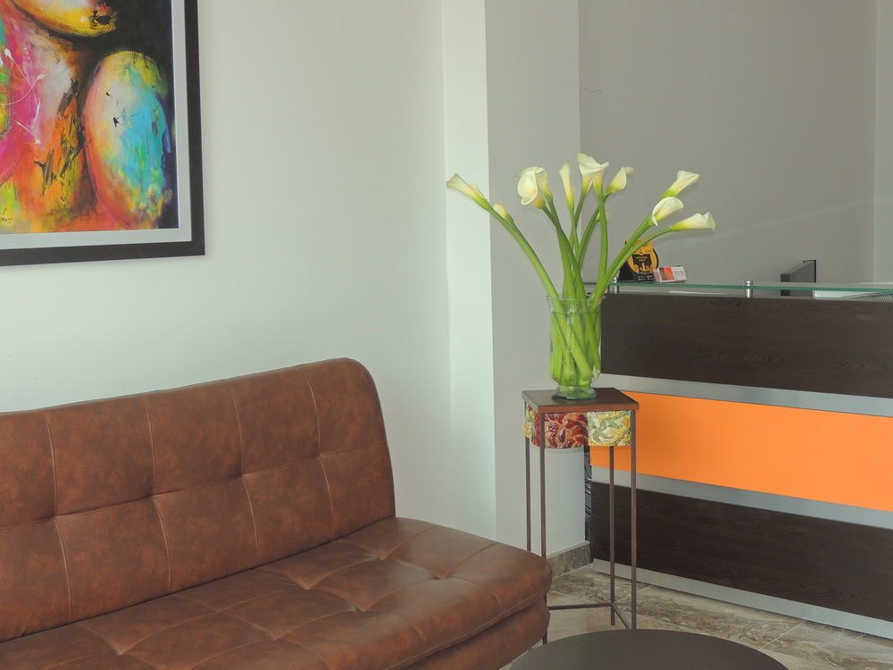 Titan & 3* Bogota