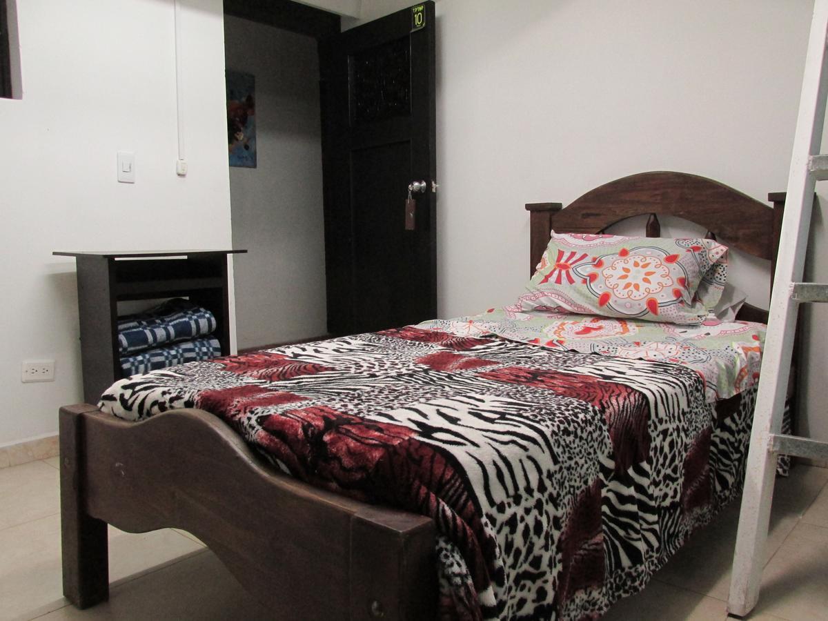 Tip Top Hostel Hostal *