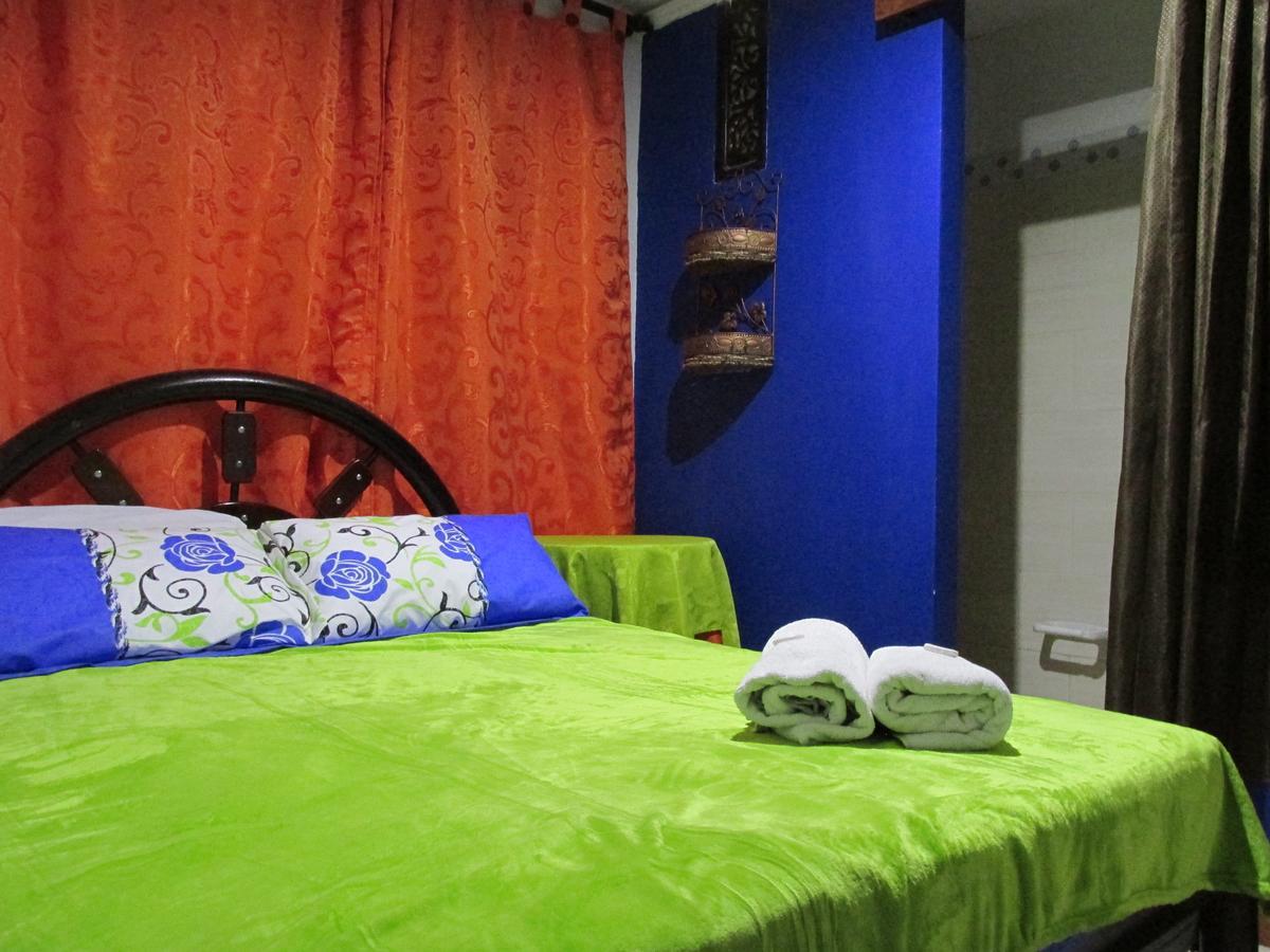 Tip Top Hostel Hostal *