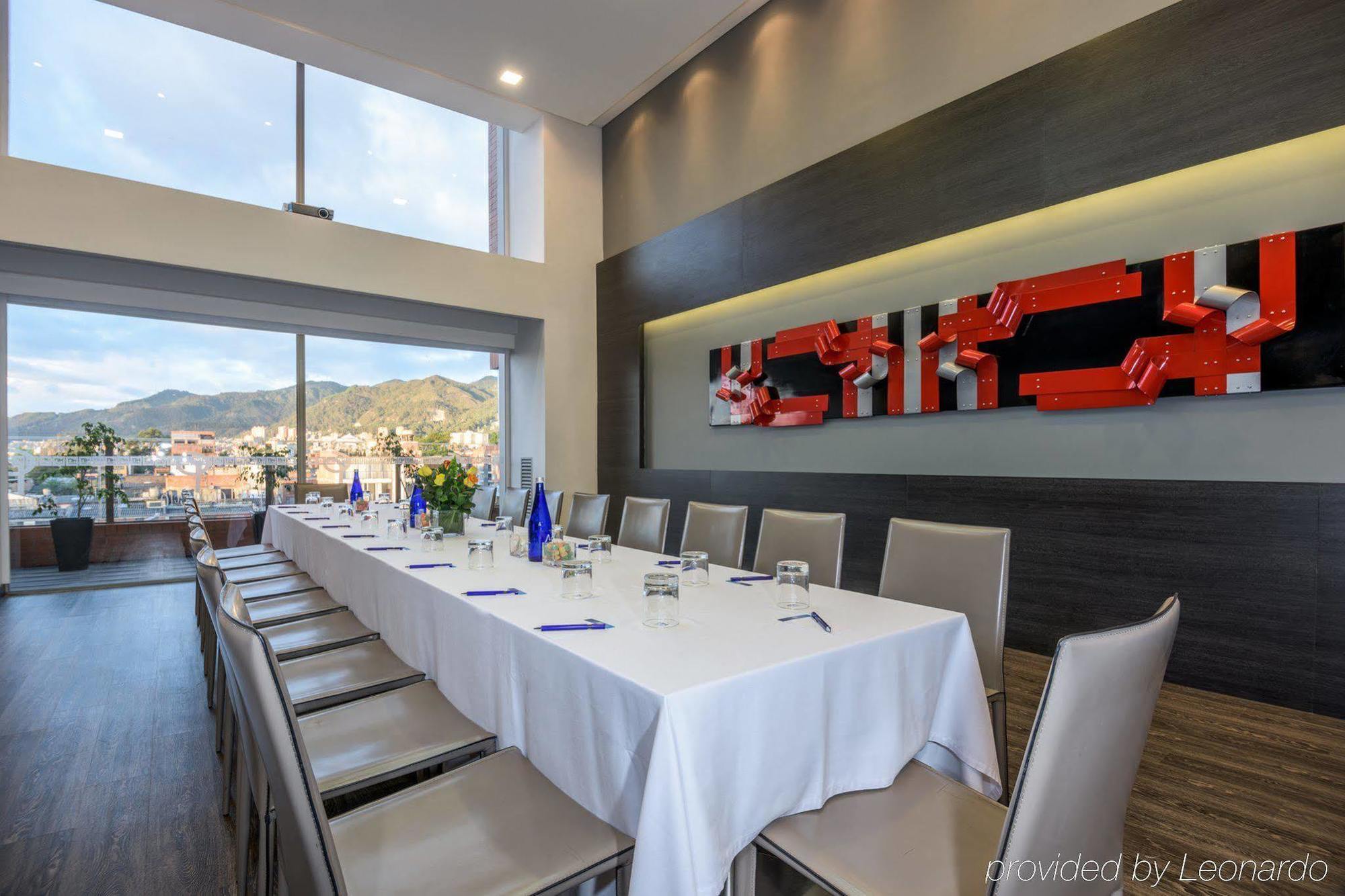 Hotel Nh Urban 26 Royal 4*