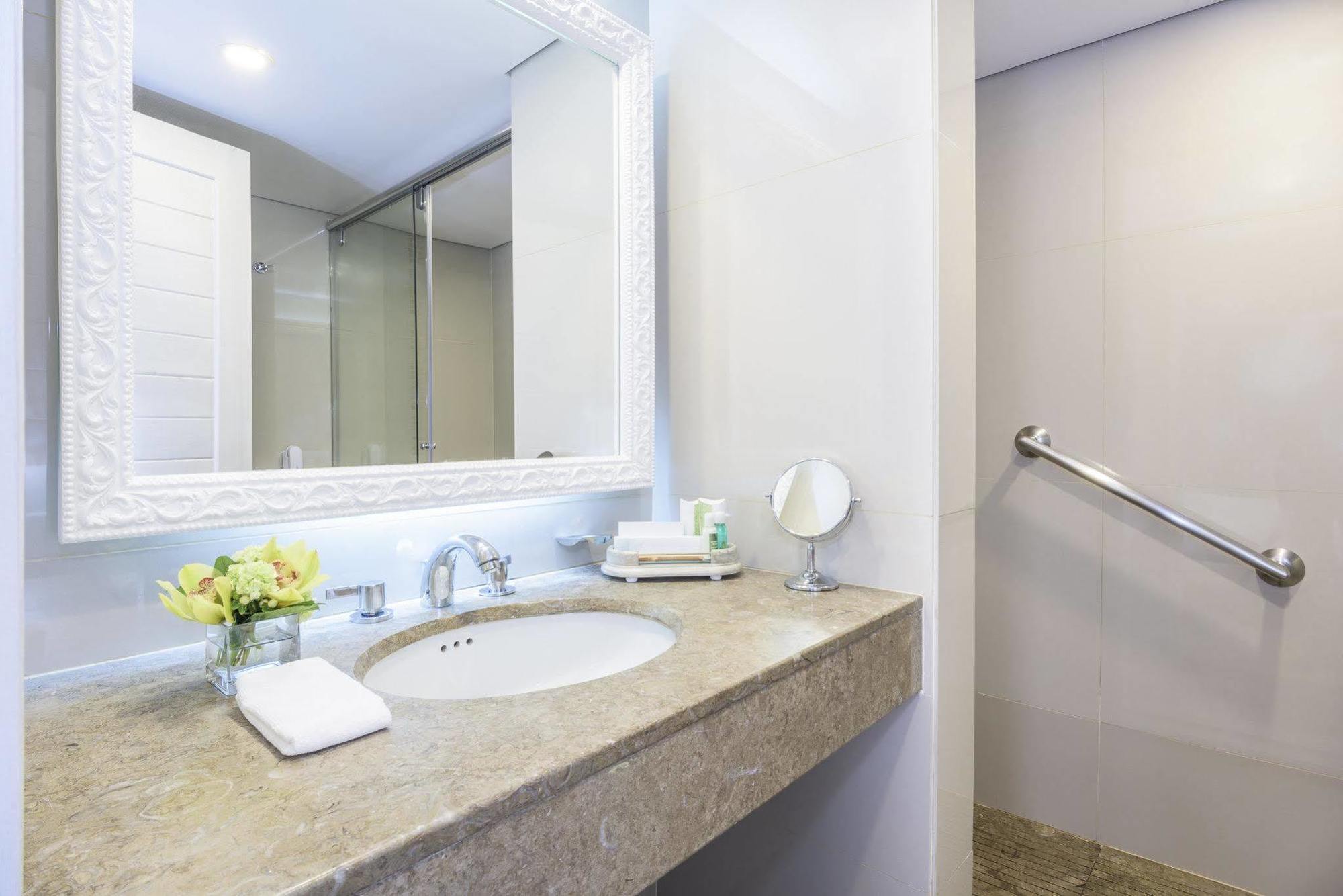 Hotel Ghl Hamilton 4*