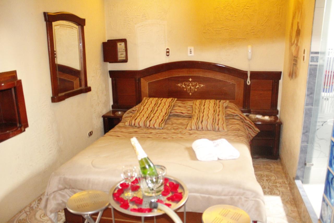 Piramides De Cristal Motel Bogotá