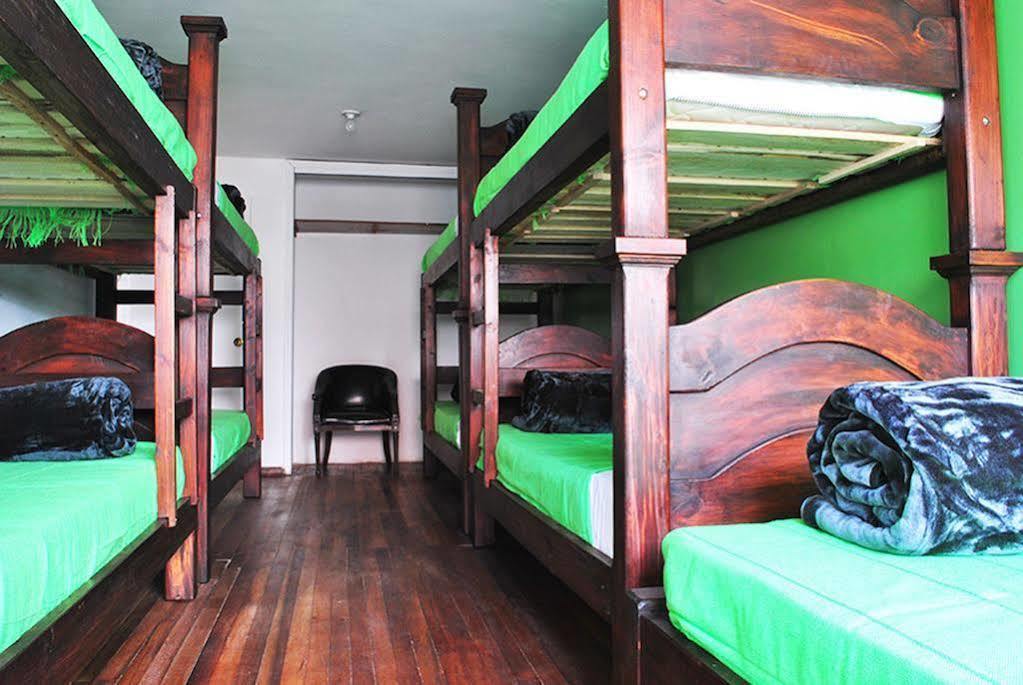 Hostal 82hostel *