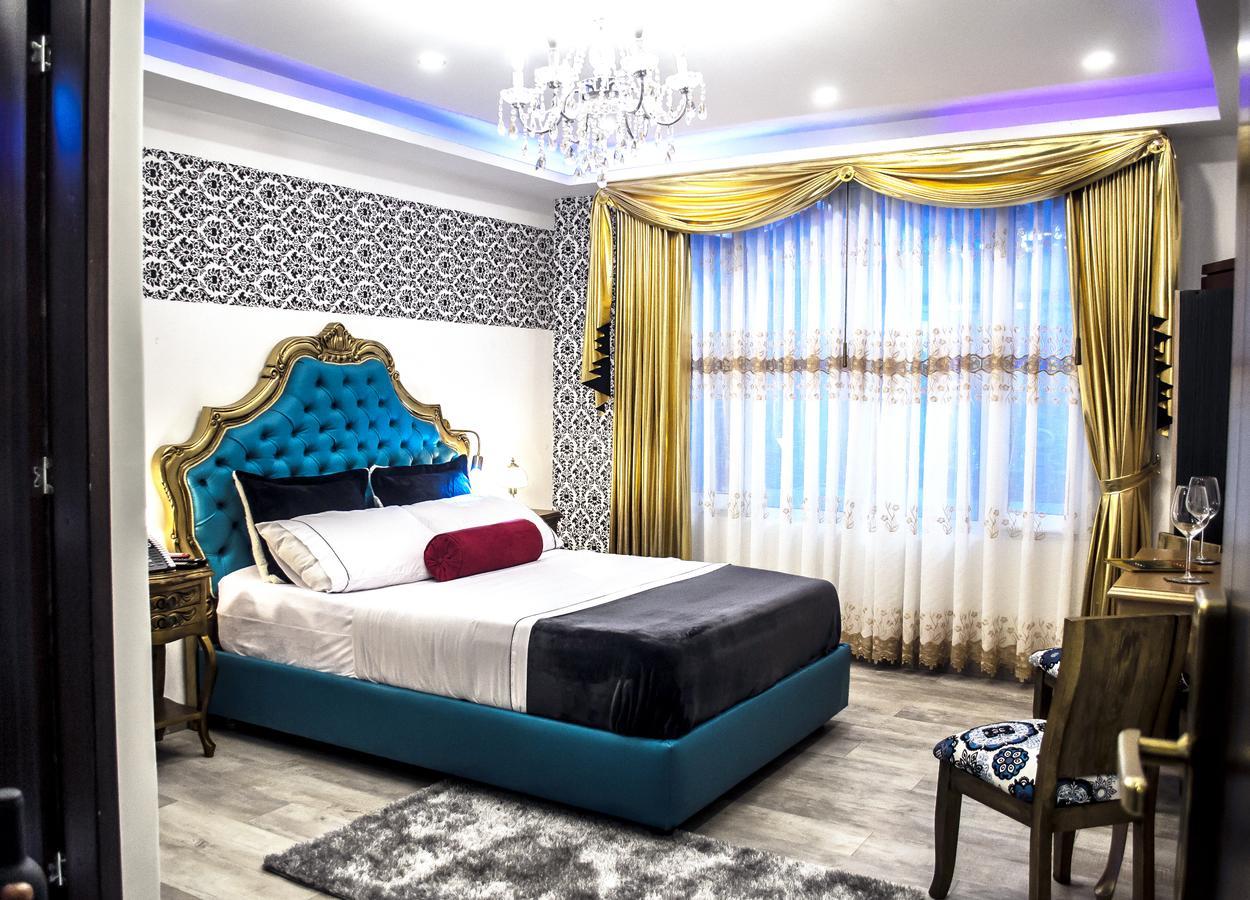 Von Astorian Hotel 5*