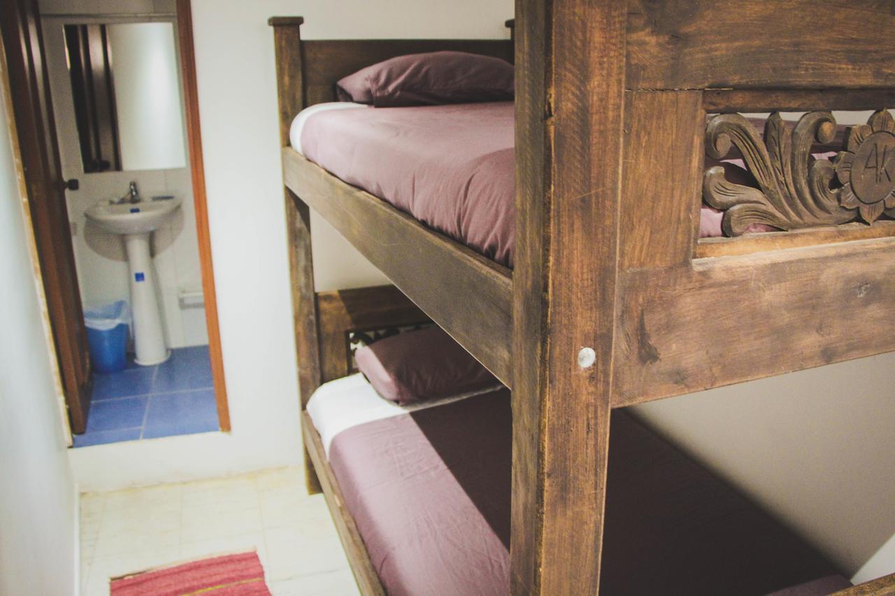 Hostal Ak 82 *