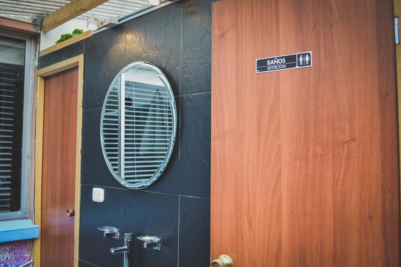 Hostal Ak 82 *