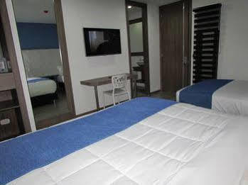 Hotel Aw Plaza Miranda 3*