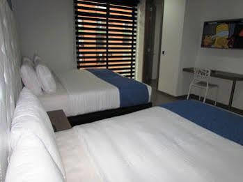 Hotel Aw Plaza Miranda 3*