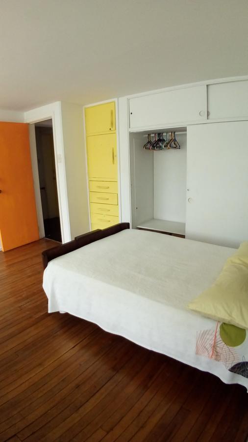 Music House Hostal *