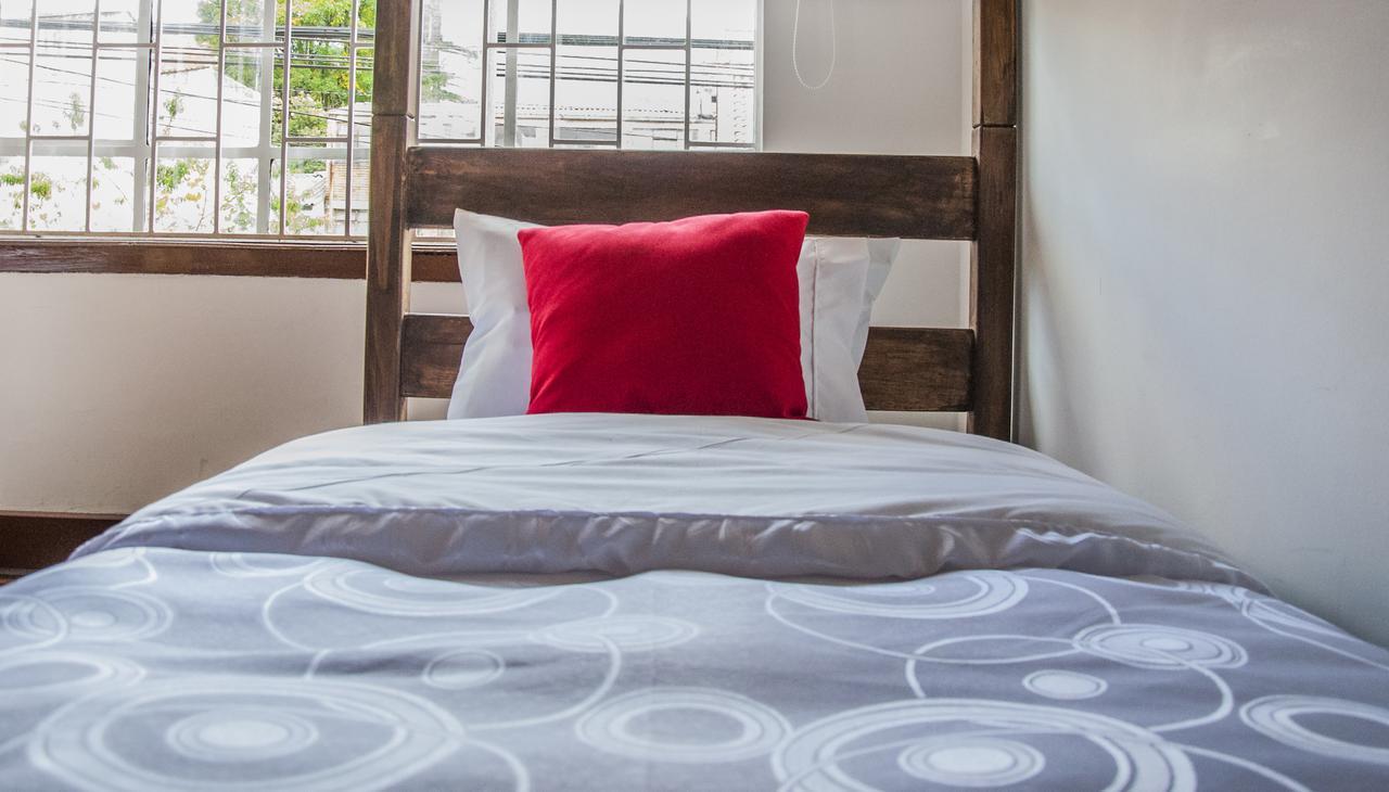 Hostal Hostal El Baul *