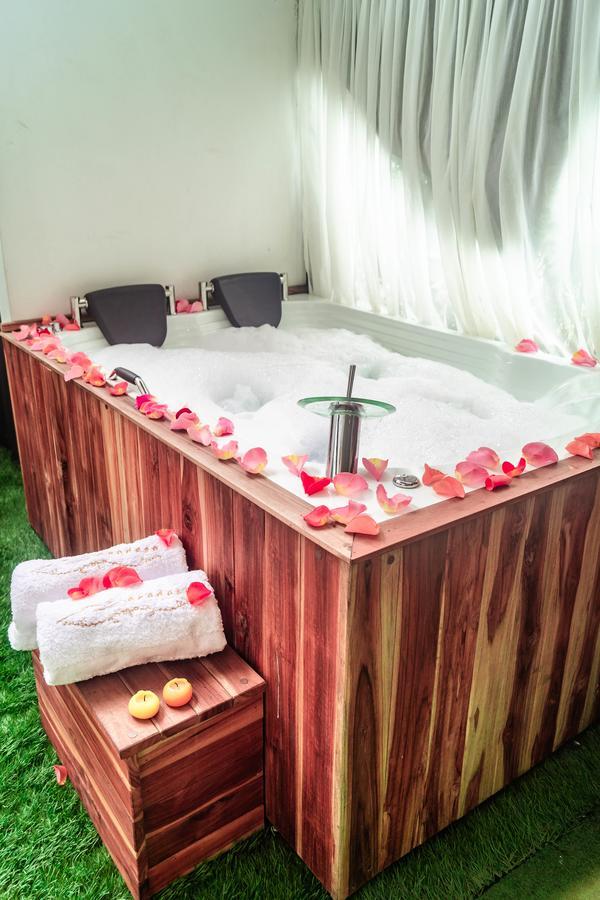 Von Astorian Hotel 5*