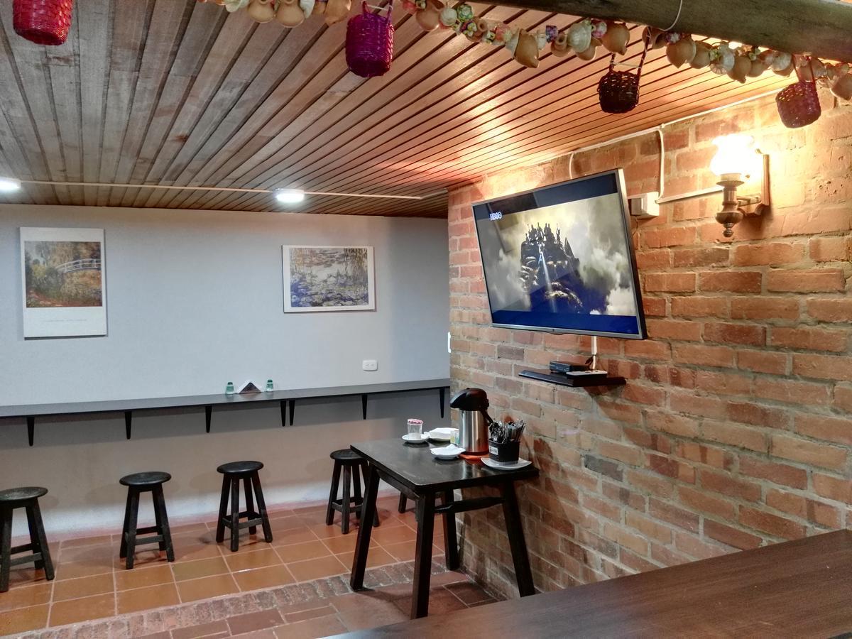 Mola 2* Bogotá