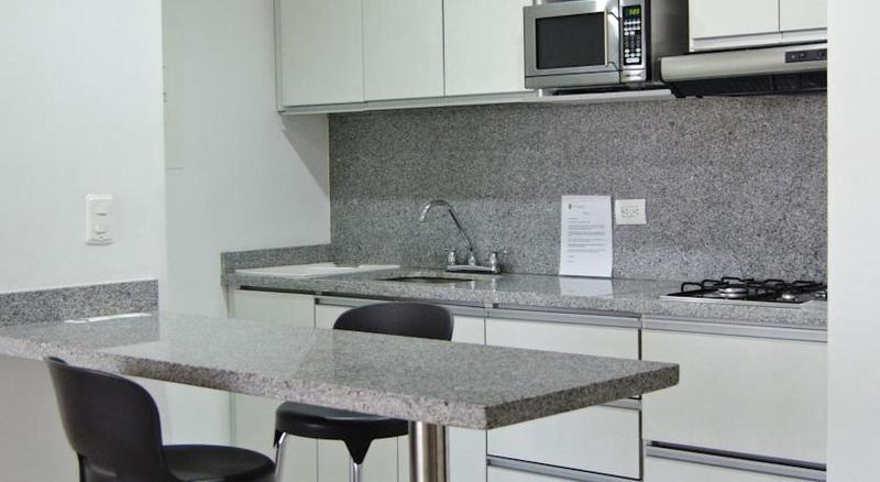 122 Plaza Apartahotel 3*