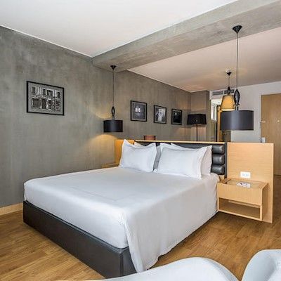 Hotel Nh Urban 93 Royal