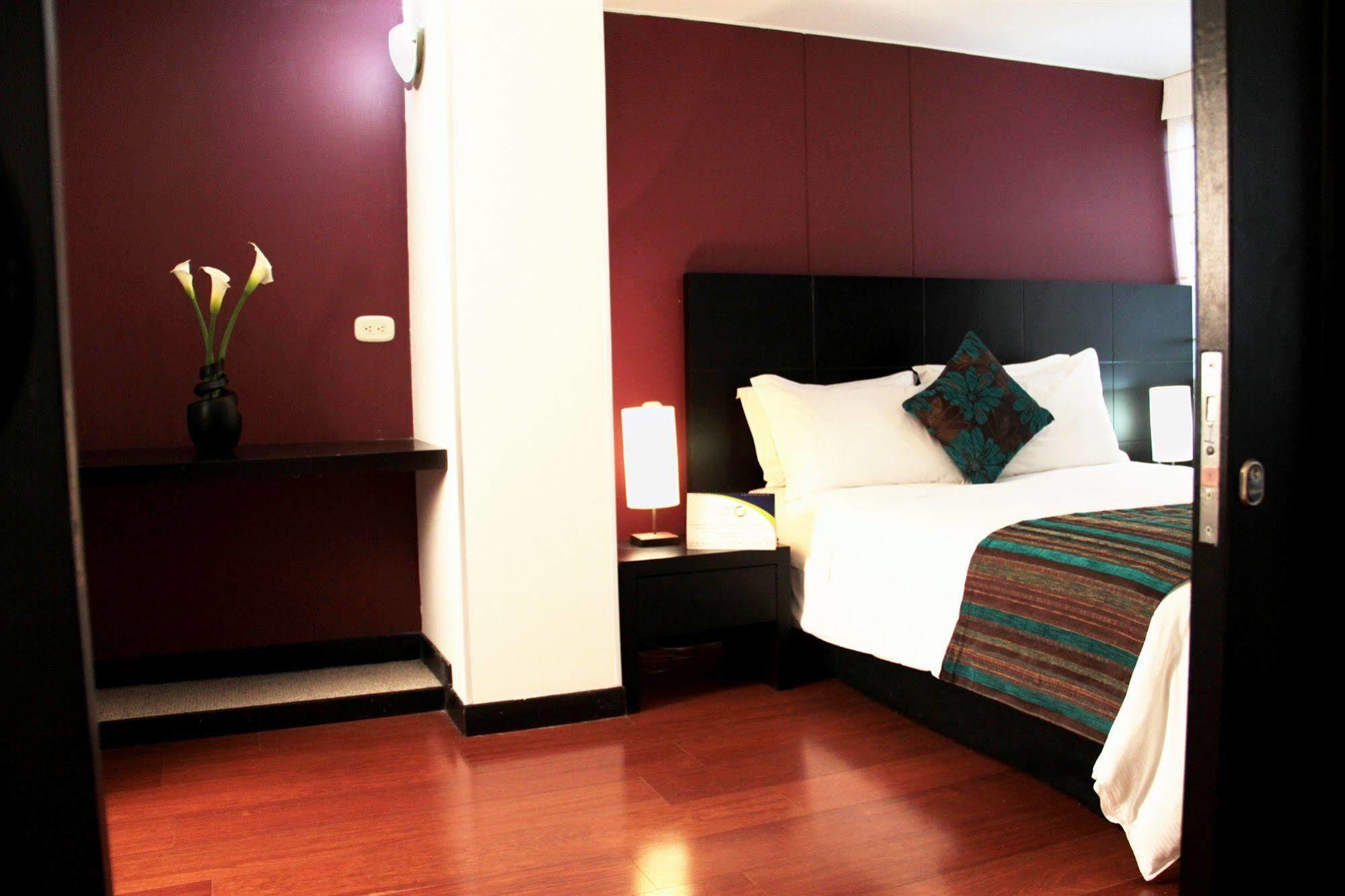 Hotel Confort 80 Zona Rosa 3*