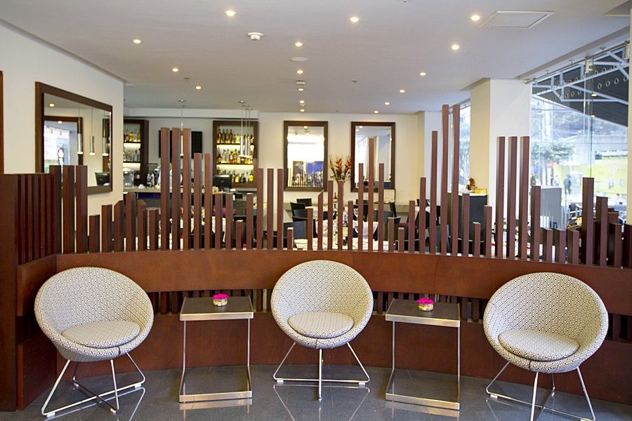 Hotel Nh Urban 93 Royal 4*