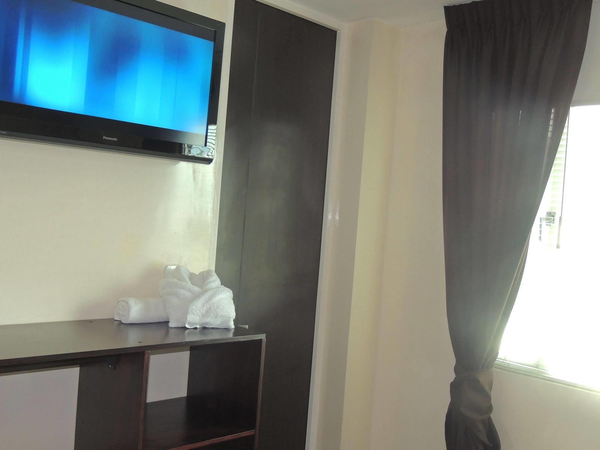 Titan & Hotel 3*