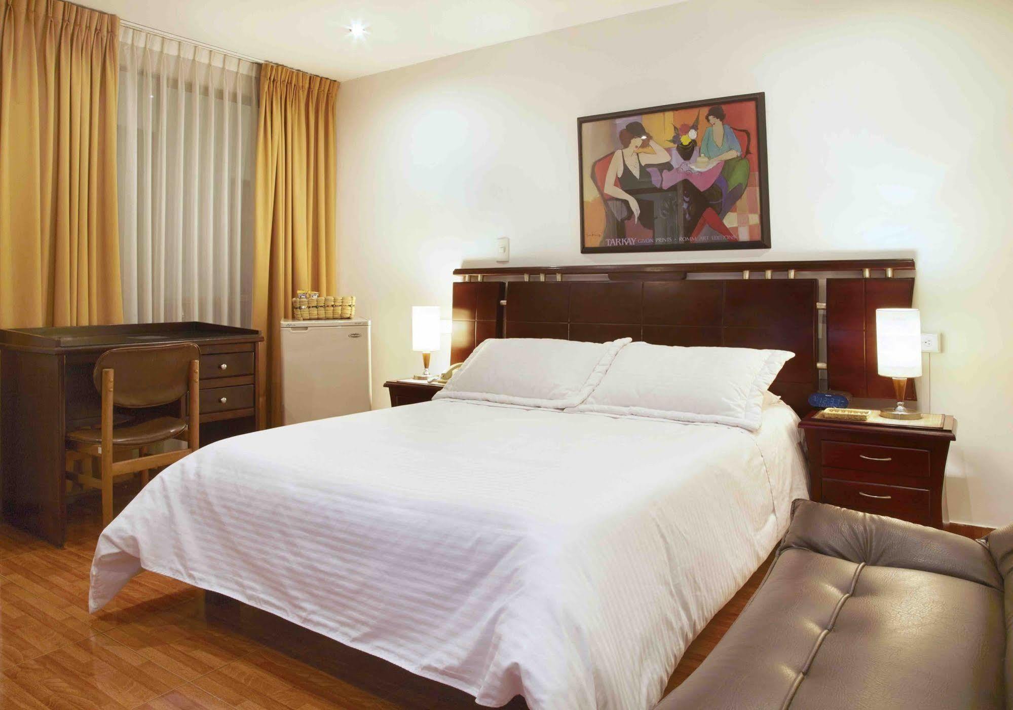 Charlies Place 3*