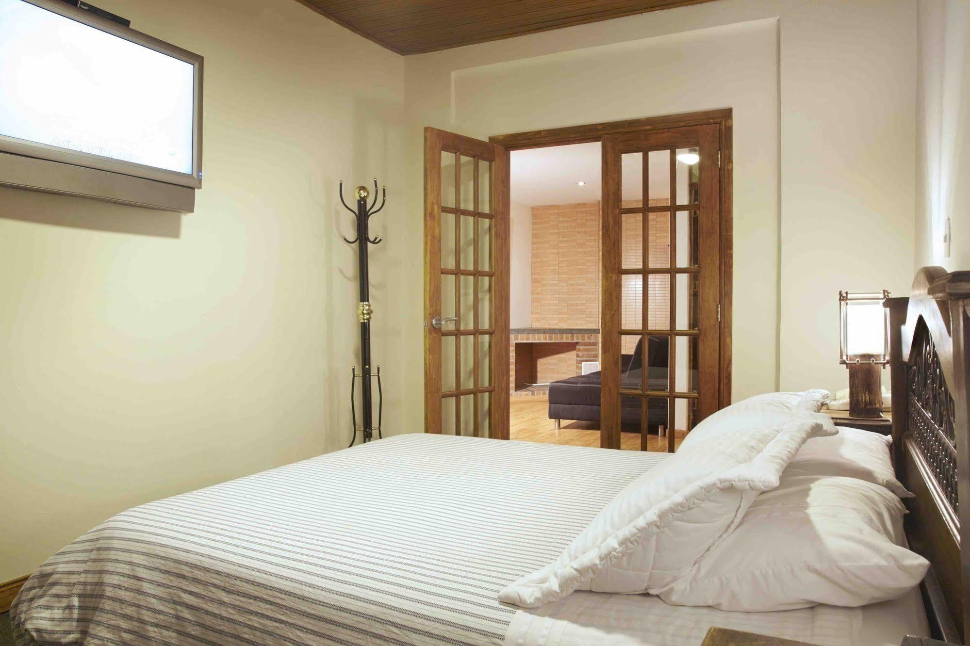 Hotel Charlies Place 3*