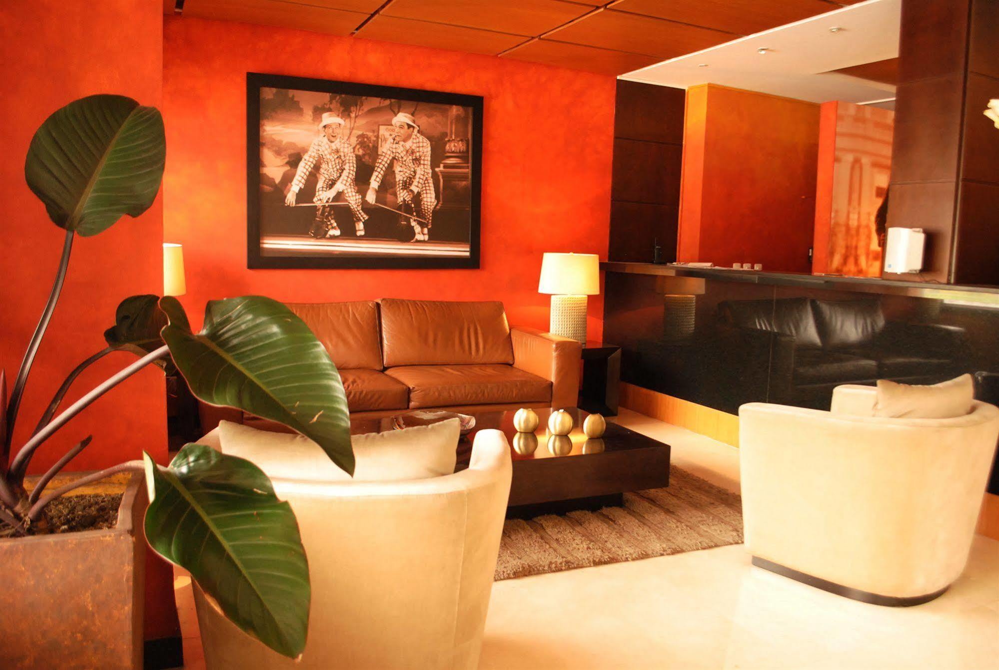 Hotel Charlotte Plaza 26