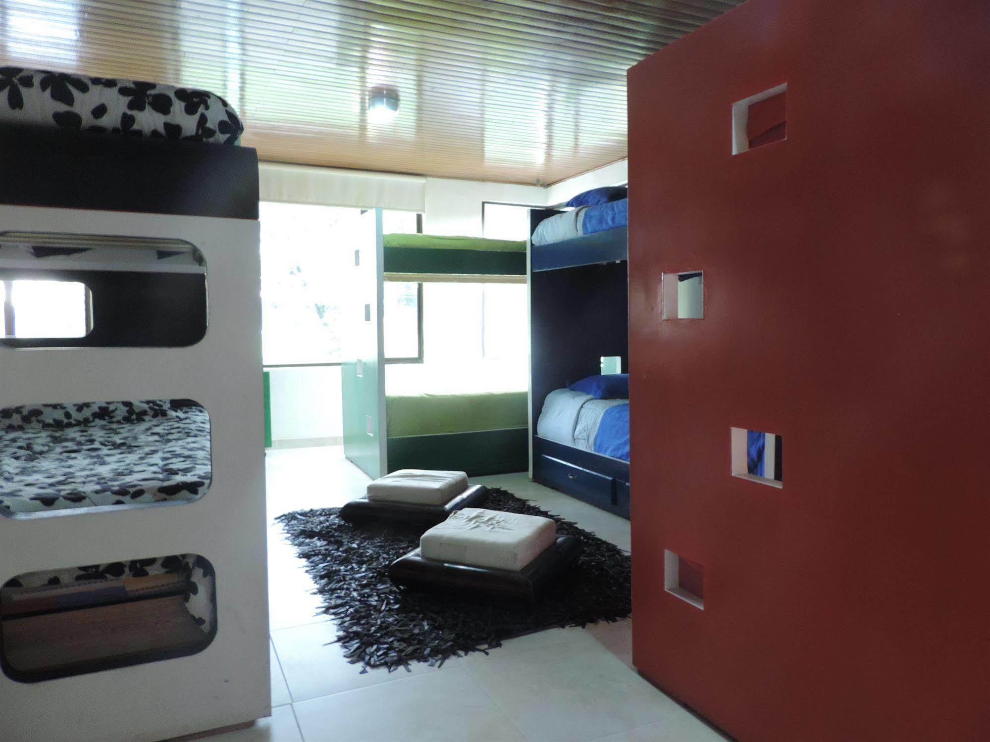 Hostal Violeta Park *