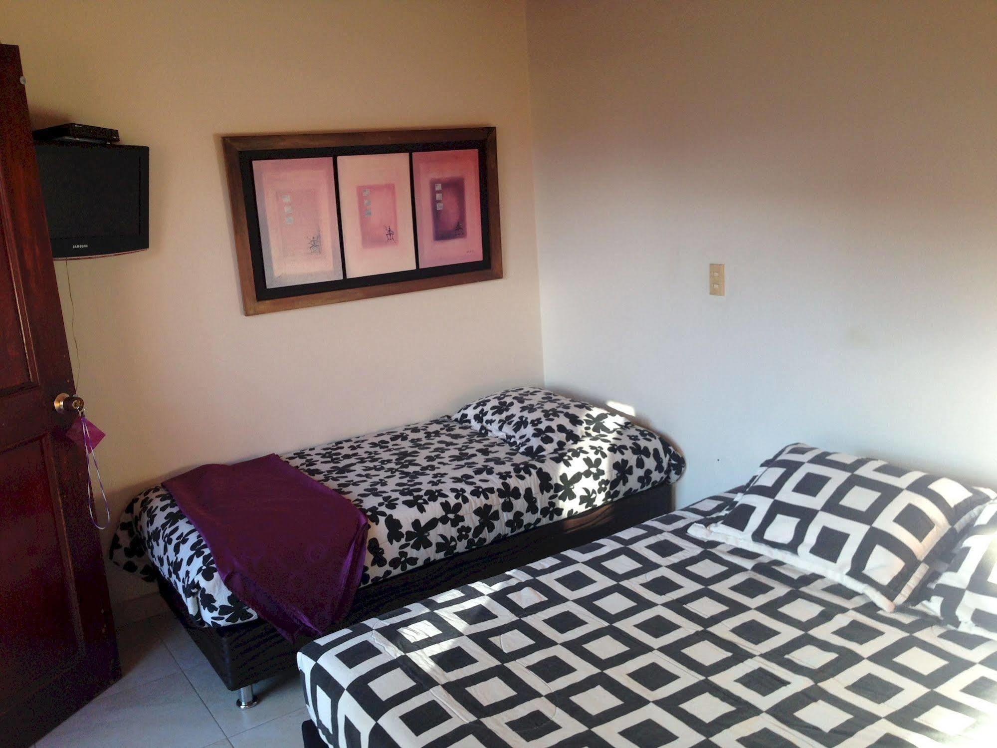 Violeta Park Hostal