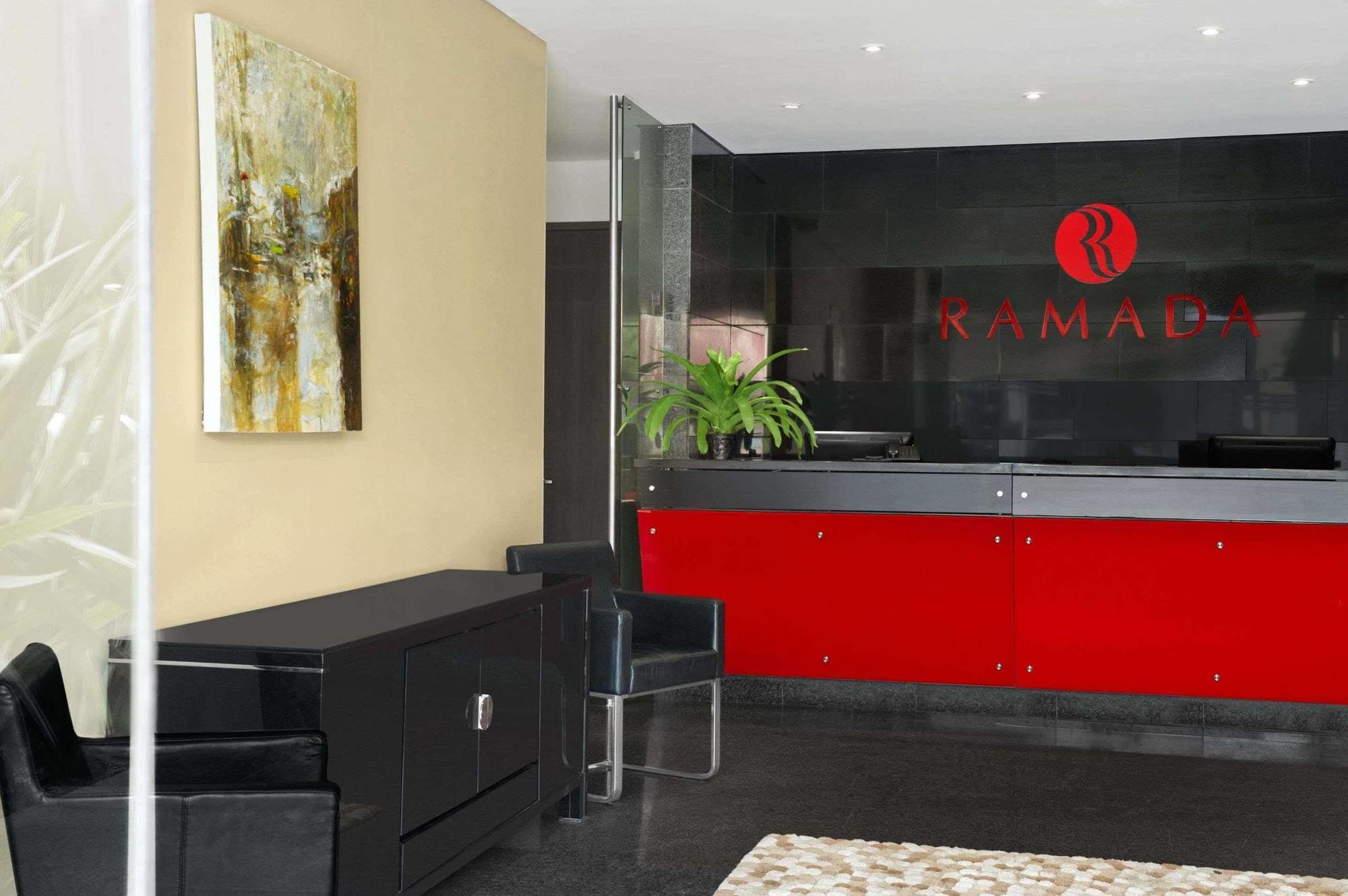 Hotel Ramada Parque 93 4*