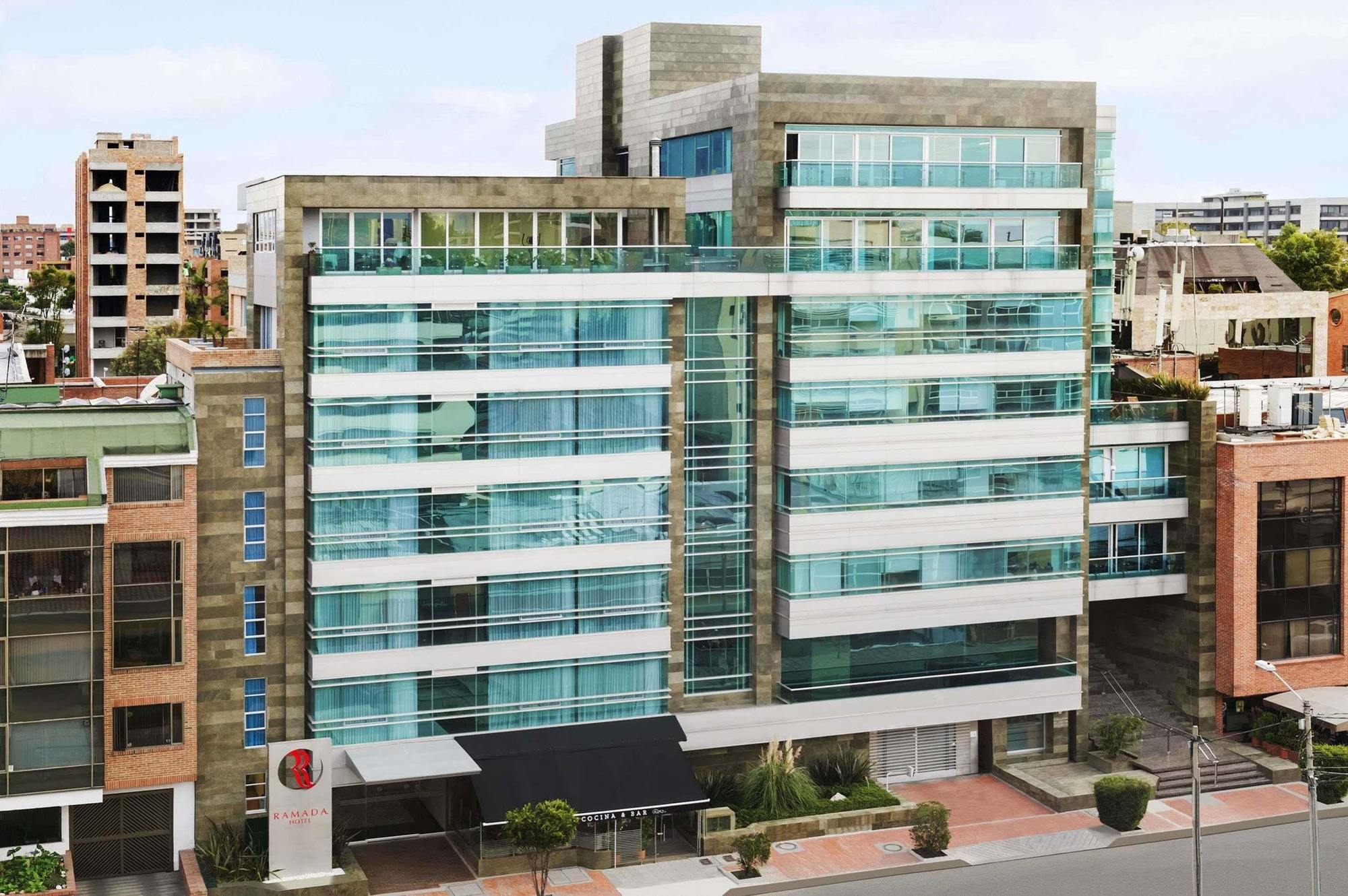 Hotel Ramada Parque 93 4*