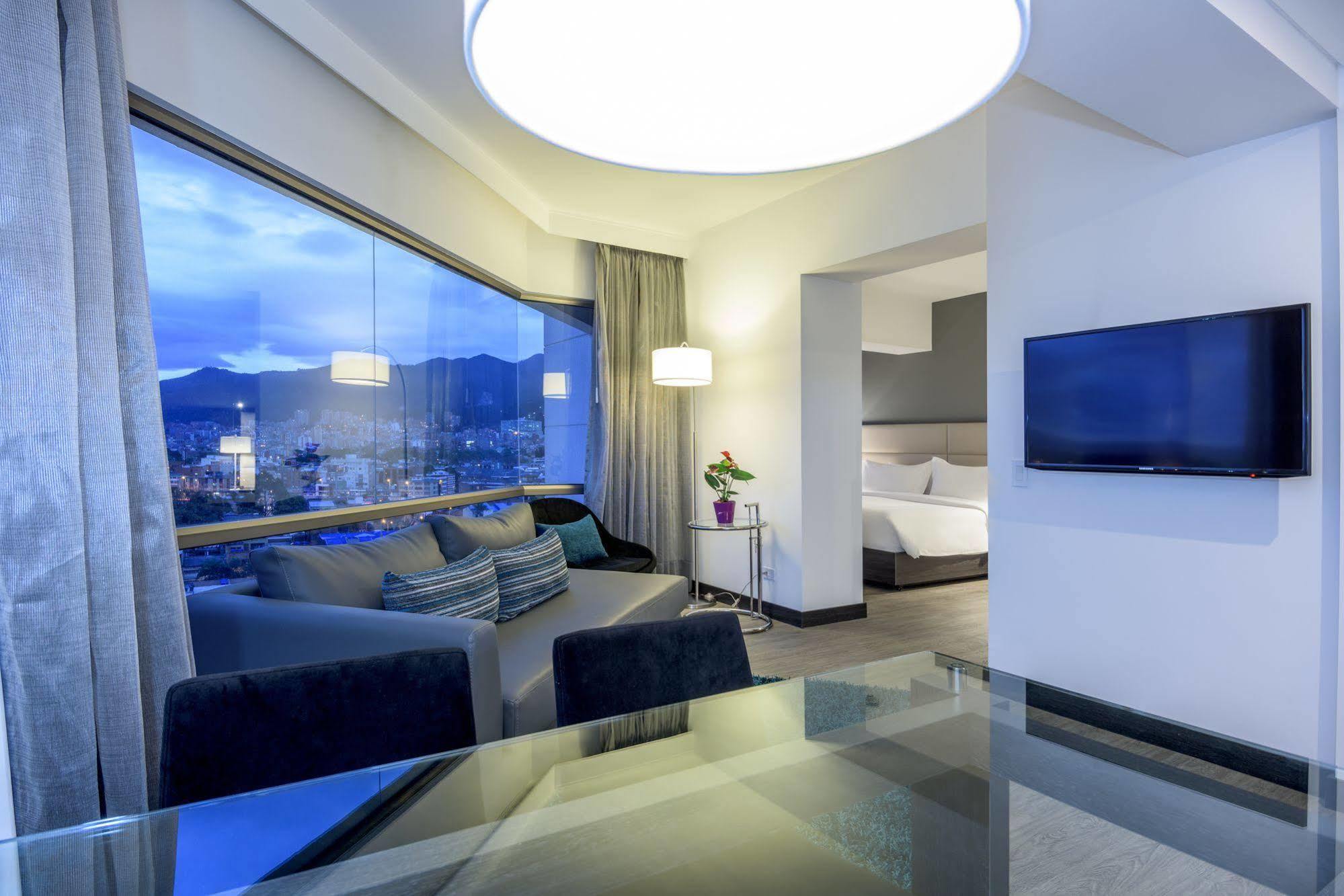 Nh Urban 26 Royal Hotel 4*