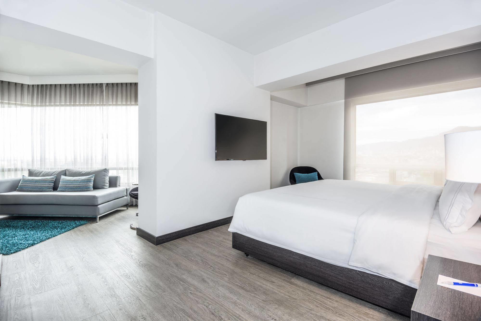 Nh Urban 26 Royal Hotel Bogotá