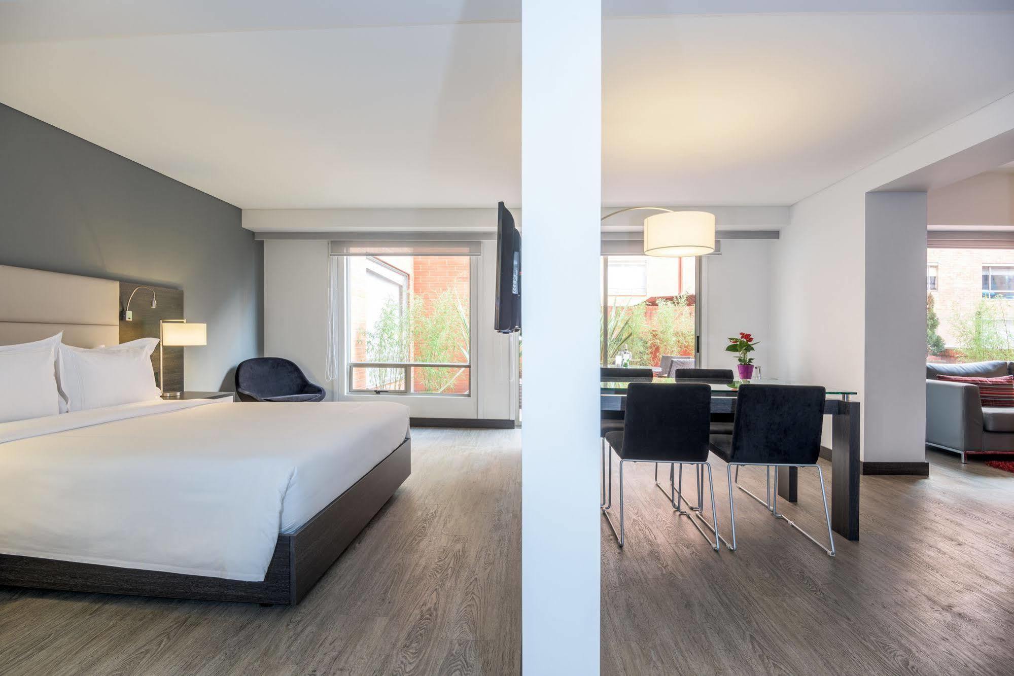 Nh Urban 26 Royal Hotel 4*
