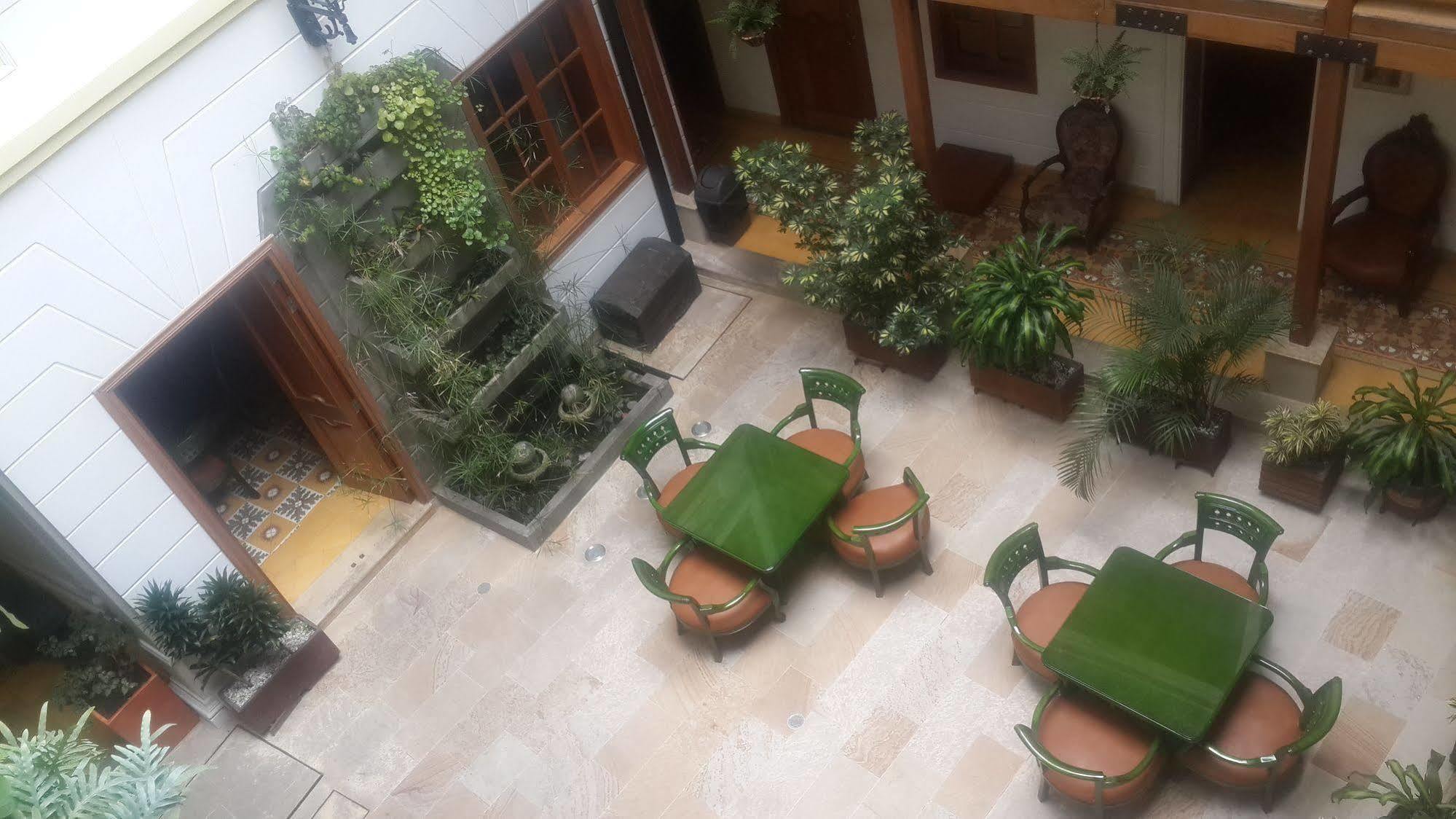 Santa Lucia Boutique