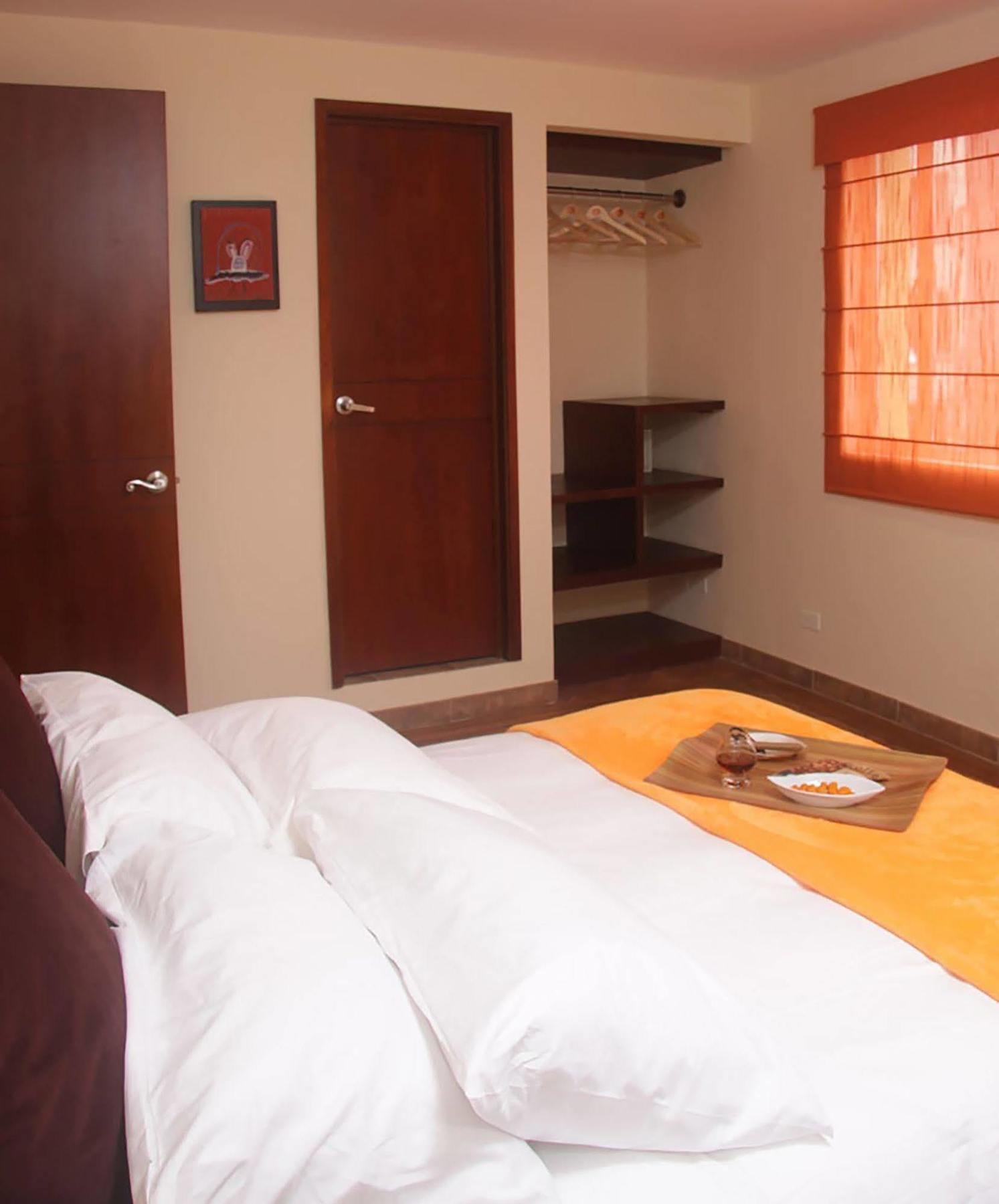 Hotel 6